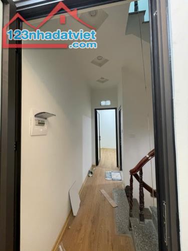 Bán nhà ở Mỹ Đình mới đẹp thoáng sáng ô tô đỗ gần dt 35m 5t mt 3,8m giá 4,9 tỷ - 2