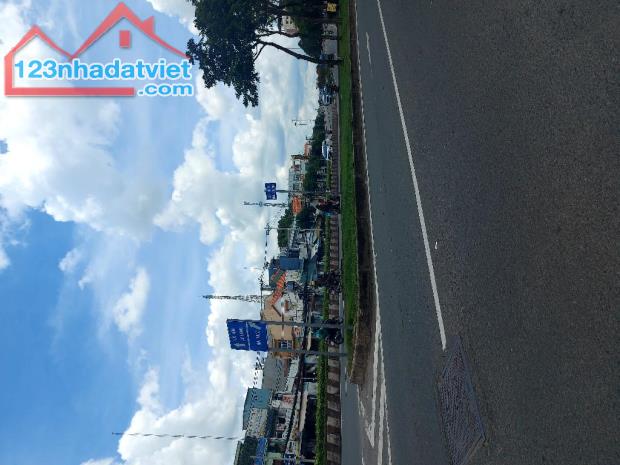 NHÀ NHỎ ĐẦY ĐỦ CÔNG NĂNG - SÁT MẶT TIỀN- RỘNG 56M2 NGANG 4.2M - TÔ KÝ Q12 - NHỈNH 3 TỶ - 2