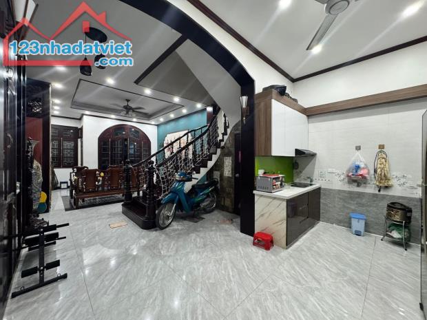 MẶT NGÕ KIM NGƯU - PHÂN LÔ ÔTÔ TRÁNH, ĐỖ NGÀY ĐÊM - GIÁ 13 TỶ - 2