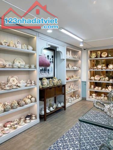 NHÀ ĐẸP NGHI TÀM - PHÂN LÔ ÔTÔ TRÁNH, VÀO NHÀ - 40M RA PHỐ - GIÁ 35 TỶ MẶT TIỀN 9M - 2