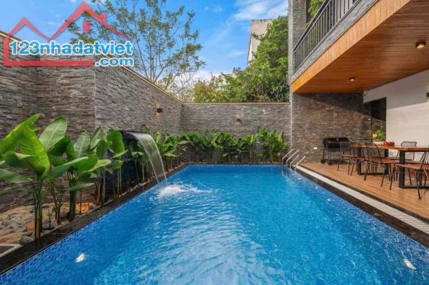 Cần bán lô góc 2 MT An Thượng 32, Mỹ An 18m2 ngang 10m, sẵn nhà 4 tầng 1 tum. Giá chỉ 35tỷ