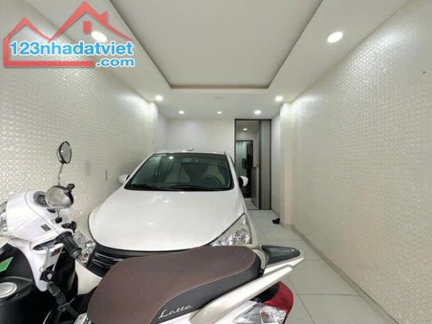 Nhà Mới 5Tầng Cách mặt Tiền 15M Hẻm Thẳng Xe Hơi Sổ Vuông 30m2 Gía 7,5 Tỷ Thương Lượng - 2