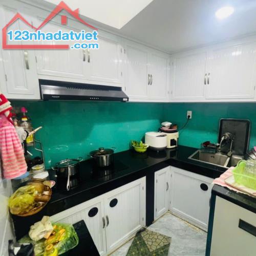 Đường Nguyễn Duy Cung, Hẻm xe hơi, 3PN có PN dưới trệt, 56m2, Chỉ 4 Tỉ 099 - 2