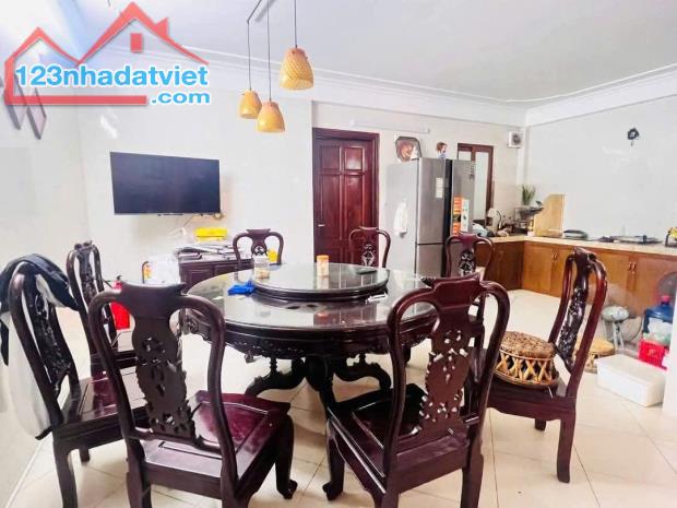 HÀO NAM - GẦN PHỐ - SÂN THOÁNG - BAN CÔNG RỘNG - 55M² NHỈNH 8 TỈ - KINH DOANH - DÒNG TIỀN - 2