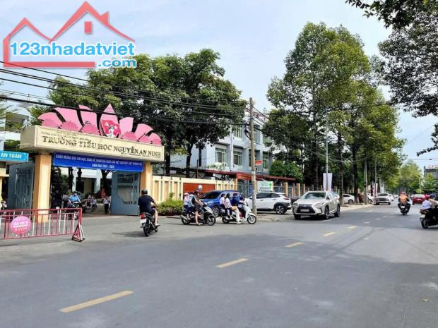 Bán nhà mặt tiền Trương Định, Tân Mai, Biên Hòa, Đồng Nai, 300m2, giá 28 tỷ 500. - 2