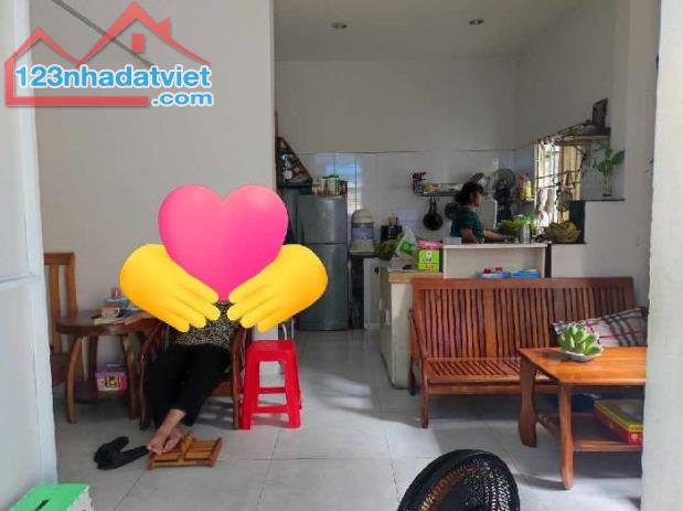NHÀ 3 MẶT HẺM- SỔ VUÔNG ĐẸP- HOÀN CÔNG ĐỦ -NHÀ VỪA Ở VỪA CÓ 4 PHÒNG TRỌ ĐANG CHO THUÊ - 1