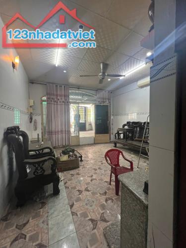 LÊ ĐÌNH CẨN BÌNH TÂN --HẺM XE TẢI TỚI CỬA --70M2--2 TẦNG--GIÁ :4.7 TỶ (TL) - 3