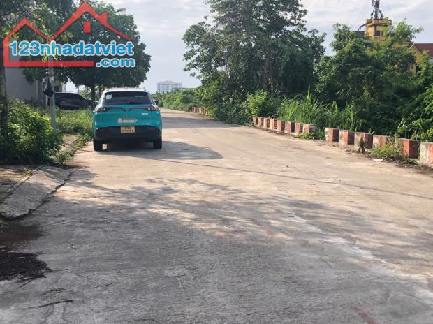 BÁN ĐẤT ĐA TỐN GIA LÂM HÀ NỘI THÔNG Ô TÔ DT 106M GIÁ 7.6 TỶ CÓ TL LH 0988009316 XEM ĐẤT