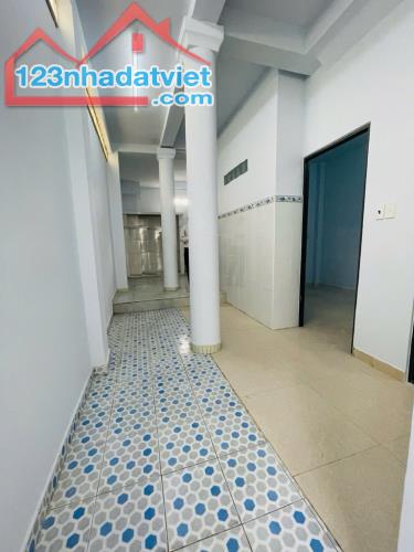 Hơn 5 tỷ - nhà Q12 , HXH đỗ cửa , chủ cần bán gấp giảm 200tr