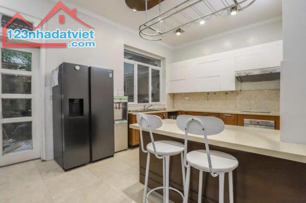 Bán Nhà Mặt Phố Phùng Hưng ( Viện 103), Hà Đông 153m2, 7m mặt tiền, Nhỉnh 40 - 3
