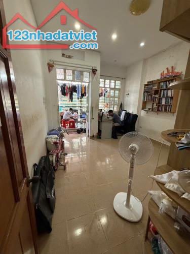 BÁN NHÀ CÁCH 50M RA MT HUỲNH TẤN PHÁT QUẬN 7, 3 TẦNG, 60M2, 4PN CHỈ 5.45 TỶ