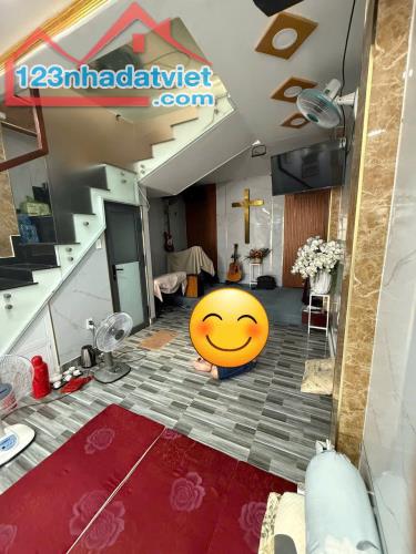 BÁN NHÀ CÁCH 50M RA MT HUỲNH TẤN PHÁT QUẬN 7, 3 TẦNG, 60M2, 4PN CHỈ 5.45 TỶ - 1