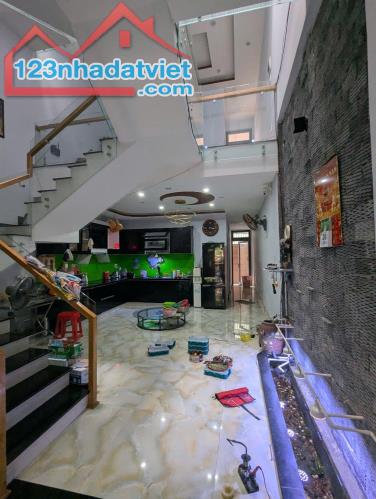 Bán Nhà 3 tầng MT Nhơn Hoà 9, Cẩm Lệ, nhà đẹp, MT kinh doanh, giá 4,49 tỷ