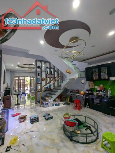 Bán Nhà 3 tầng MT Nhơn Hoà 9, Cẩm Lệ, nhà đẹp, MT kinh doanh, giá 4,49 tỷ - 1