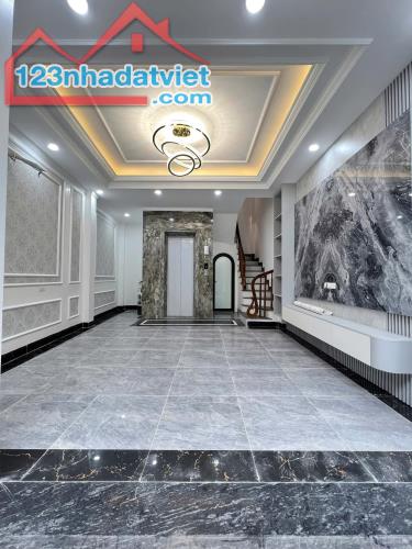 5 Tầng Thang Máy-Ô Tô Đỗ Cửa-6 Phòng Ngủ Rộng Thoáng-Tây Mỗ-Nam Từ Liêm: 8 Tỷ hơn