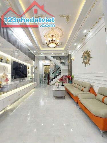 Đi nước ngoài định cư bán gấp nhà ở đường Bắc Hải, phường 15, quận 10, giá 3 tỷ 050 triệu - 1