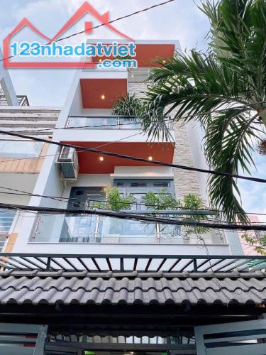 Đi nước ngoài định cư bán gấp nhà ở đường Nguyễn Đình Chiểu, phường 5, quận 3, giá 3 tỷ