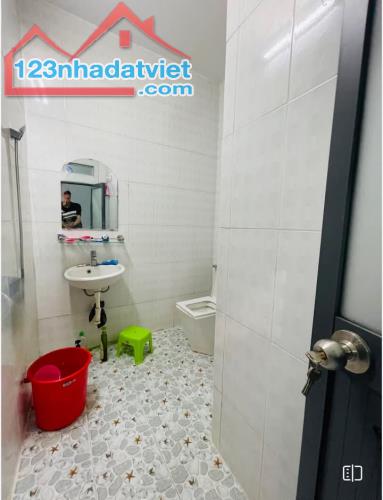 Bán nhà hẻm rộng Nguyễn Cửu Vân P.17,Q.Bình Thạnh,dt: 4,5 x 12 nhà xây 2 lầu 6 Tỷ 3. - 5