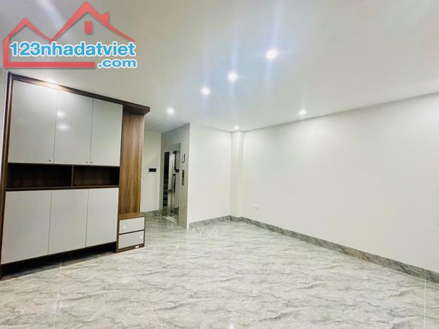 💥Bán Gấp Nhà Vip Tôn Dức Thắng, 7 Tầng Thang Máy, 1 Nhà Ra Phố, Ở - Kinh Doanh Đỉnh - 2