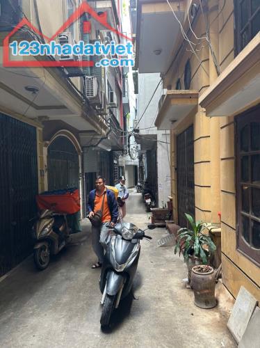 Nhà 17 PKK - Dòng tiền. Khúc Thừa Dụ, Cầu Giấy. 86mx6; MT 8.5m; Giá 18.9 tỷ TÒA CCMN 17PKK - 4
