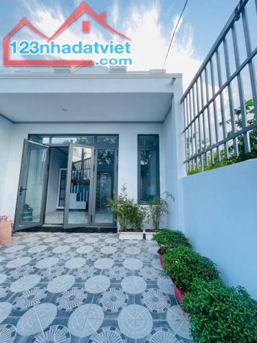 Bán căn nhà đẹp, mới tinh, sổ riêng, đất hồng, KP3 Trảng Dài chỉ 2ty050 - 1