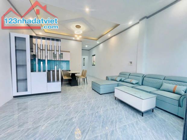 Bán căn nhà đẹp, mới tinh, sổ riêng, đất hồng, KP3 Trảng Dài chỉ 2ty050 - 2