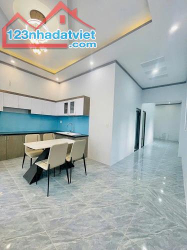 Bán căn nhà đẹp, mới tinh, sổ riêng, đất hồng, KP3 Trảng Dài chỉ 2ty050 - 3