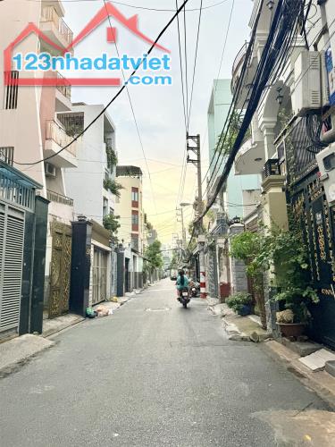 **Bán nhà HXH Cách Mạng Tháng 8,  phường 4, Tân Bình; (4*16) 2 tầng - 4