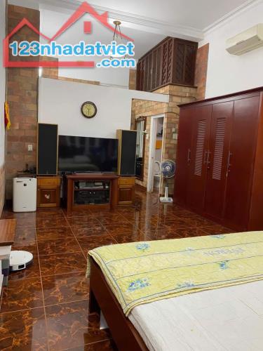BÁN NHÀ :TÂY SƠN -ĐỐNG ĐA. +DT: 79M2 X 4T X 4.2M.   + - 3