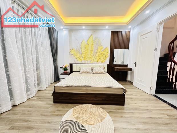 BÁN NHA MỚI. 5 TẦNG . 32 MÉT. TẶNG ĐẦY ĐỦ  NỘI THẤT. QUẬN CẦU GIẤY - 2