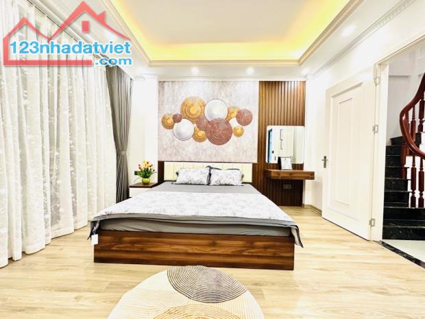 BÁN NHA MỚI. 5 TẦNG . 32 MÉT. TẶNG ĐẦY ĐỦ  NỘI THẤT. QUẬN CẦU GIẤY - 3