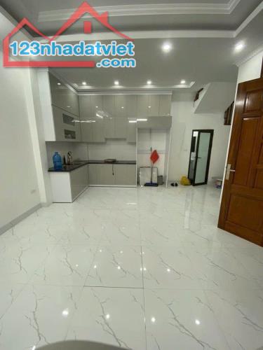 Cần bán nhà riêng 5 tầng chính chủ Lê Thanh Nghị giá 8.1 tỷ - 1