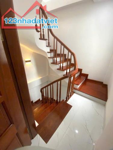 Cần bán nhà riêng 5 tầng chính chủ Lê Thanh Nghị giá 8.1 tỷ - 3