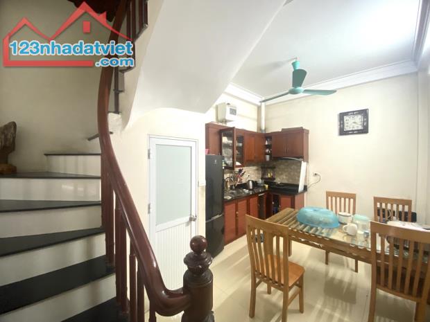 NHÀ 4 TẦNG ĐẸP XINH SỔ NÉT HÀ CẦU- MÓT BÁN CHỈ 5.x TỶ
