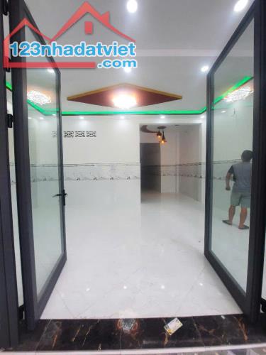 Chủ ngộp bán nhà MT Huỳnh Tấn Phát 81m2, mới xây 6m x 13,5m. Giá chỉ 7,5 tỷ.
