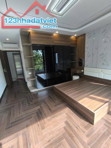 💜NHÀ PHỐ PHÚC ĐỒNG 43M2X7T MT 4.4M CHÀO 16.35 TỶ 3 Ô TÔ TRÁNH - FULL NỘI THẤT- THANG MÁY - 2