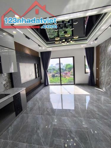 💜NHÀ PHỐ PHÚC ĐỒNG 43M2X7T MT 4.4M CHÀO 16.35 TỶ 3 Ô TÔ TRÁNH - FULL NỘI THẤT- THANG MÁY - 3