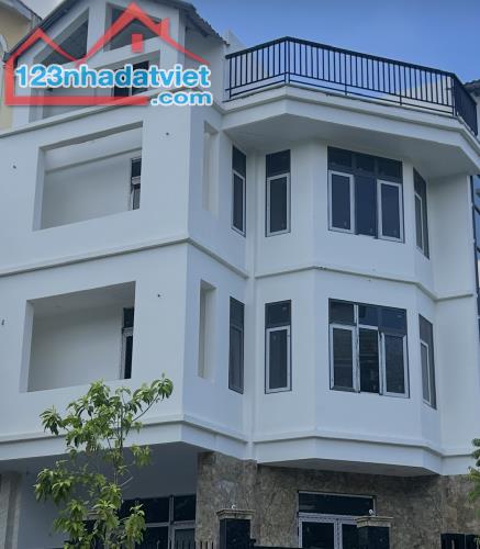 BÁN NHÀ 3 TẦNG XE HƠI NGỦ TRONG NHÀ – 172M2 – CHỈ 13 TỶ – HẺM THÔNG LÊ VĂN THỊNH - 1