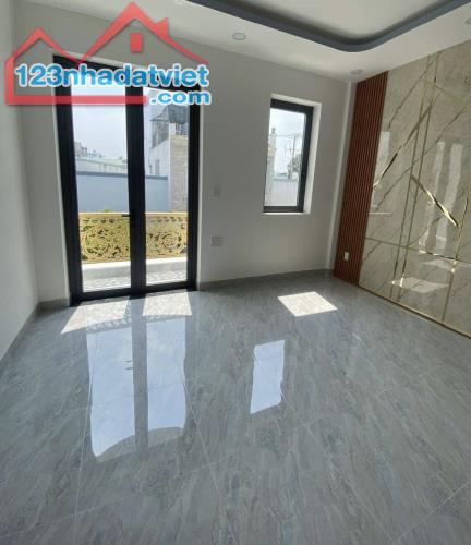 BÁN NHÀ 3 TẦNG XE HƠI NGỦ TRONG NHÀ – 172M2 – CHỈ 13 TỶ – HẺM THÔNG LÊ VĂN THỊNH - 2