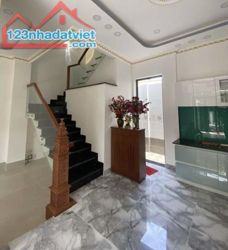 BÁN NHÀ 3 TẦNG XE HƠI NGỦ TRONG NHÀ – 172M2 – CHỈ 13 TỶ – HẺM THÔNG LÊ VĂN THỊNH - 3