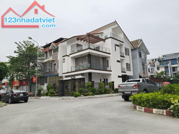 Bán căn biệt thự 2 mặt tiền DT 160 M Trang Quan An Dưong - 6