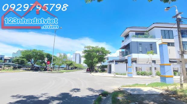 CHÍNH CHỦ BÁN NHÀ MẶT TIỀN 4 TẦNG SÁT DỰ ÁN SUN GROUP ĐÀ NẴNG – TUYẾN PHỐ KINH DOANH SẦM