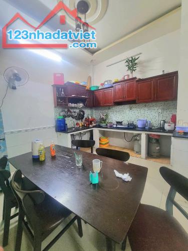 Bán nhà 1 Trệt 1 Lầu Dĩ An, ngang KHỦNG 8m,đường xe hơi,gần Chiêu Liêu - 3