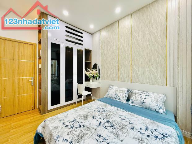 NHÀ ĐẸP QUÁ! 3PN, NỘI THẤT ĐẸP, KHU VỰC SẦM UẤT, RA SÂN BAY GẦN XỊCH - 3