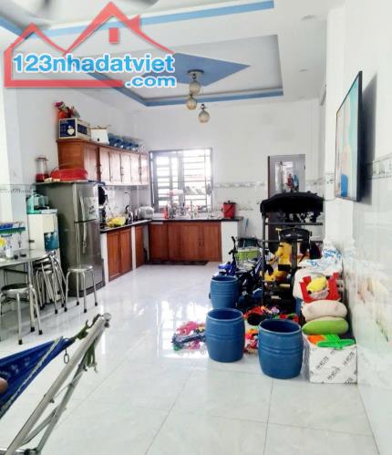 Bán Gấp nhà số 2 Mã Lò BHH A hẻm 5m 70m2,4 Tầng Nhỉnh 5 tỷ - 3