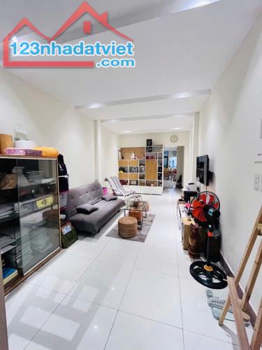 CỰC HIẾM!! Mặt tiền Bùi Minh Trực vào ở ngay DT 74m2 4 tầng đúc tặng full NT chỉ hơn 9ty