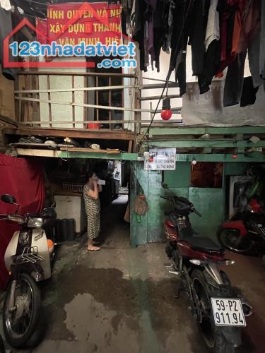 Chia gia tài, cần bán gấp nhà nát mặt tiền thụt CMT8, Tân Bình khu sầm uất 120m chỉ 7.99 t