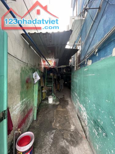 Chia gia tài, cần bán gấp nhà nát mặt tiền thụt CMT8, Tân Bình khu sầm uất 120m chỉ 7.99 t - 1