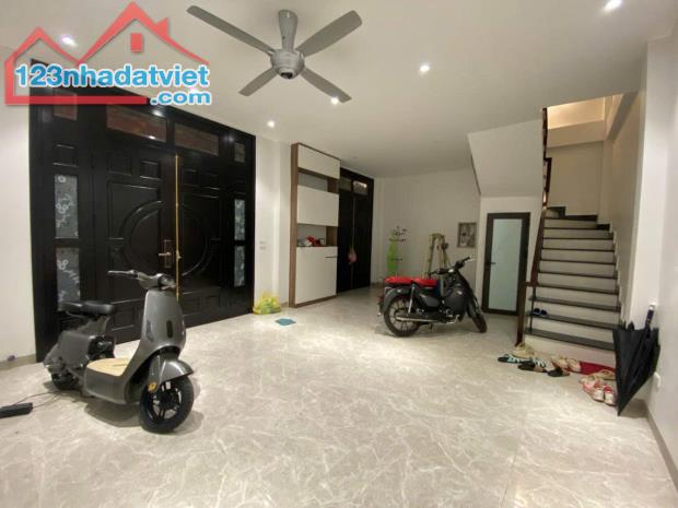 GỌI NGAY ĐỂ SỞ HỮU NHÀ ĐẸP BẠCH MAI,HAI BÀ TRƯNG 40M2 5 TẦNG MẶT TIỀN KHỦNG 7.4M GIÁ CHỈ 9