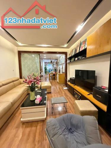 BÁN NHÀ PHÂN LÔ NGUYỄN VĂN HUYÊN, VỈA HÈ, ÔTÔ TRÁNH, KINH DOANH, 48M2 CHỈ 16 TỶ 980